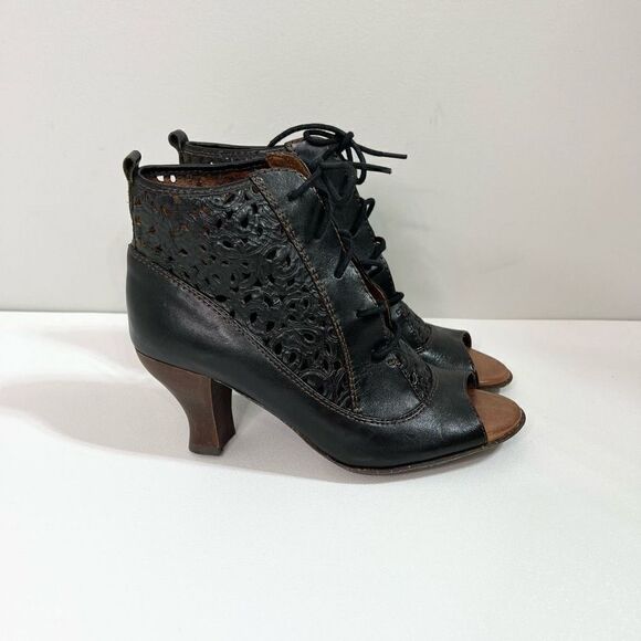 Naya Shoes Womens 6.5 Fennel Black Leather Cut out Lace Up Pump Booties Ladies - Picture 1 of 10